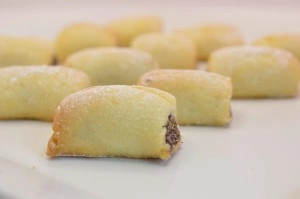 Cornulete Fragedere cu Nuca si Magium de Prune 200g - Img 3