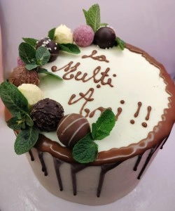 TORT DE CIOCOLATA SI CARAMEL