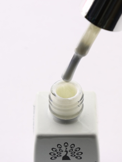 Oja semipermanenta Pearl 8 ml, 09