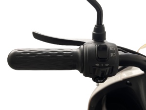 Scuter electric, 2000W, cu permis, Voltarom S2, autonomie 50 km, alb - Img 7