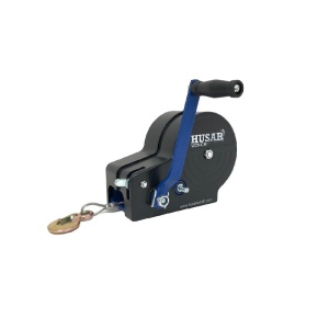Troliu manual Husar 2500lbs (1134Kg), cu carcasa plastic si cablu de otel, BSTR2500OTBOX