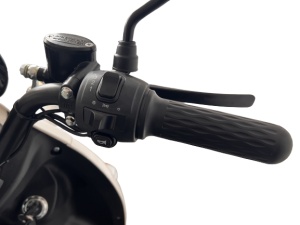 Scuter electric, 2000W, cu permis, Voltarom S2, autonomie 50 km, alb - Img 6