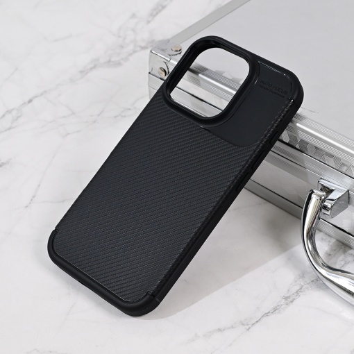 Чехол Defender Carbon для iPhone 16 Pro 6.3, черный