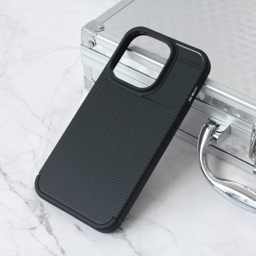 Чехол Defender Carbon для iPhone 15 Pro 6.1, черный