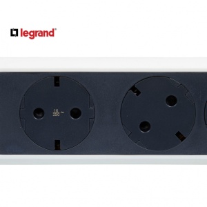 LG 694527 ПРОДЮЖНЫЙ БЛОК 3X2P+E 1,5М (БЕЛА/Т.СИВА)