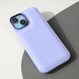 Мягкий чехол-подушка для iPhone 15 6.1 фиолетовый