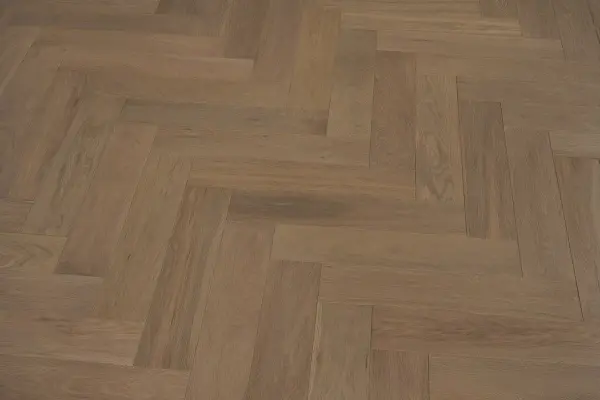 PISO DE INGENIERIA LIGNUM HERRINGBONE BELLORIA - Img 2