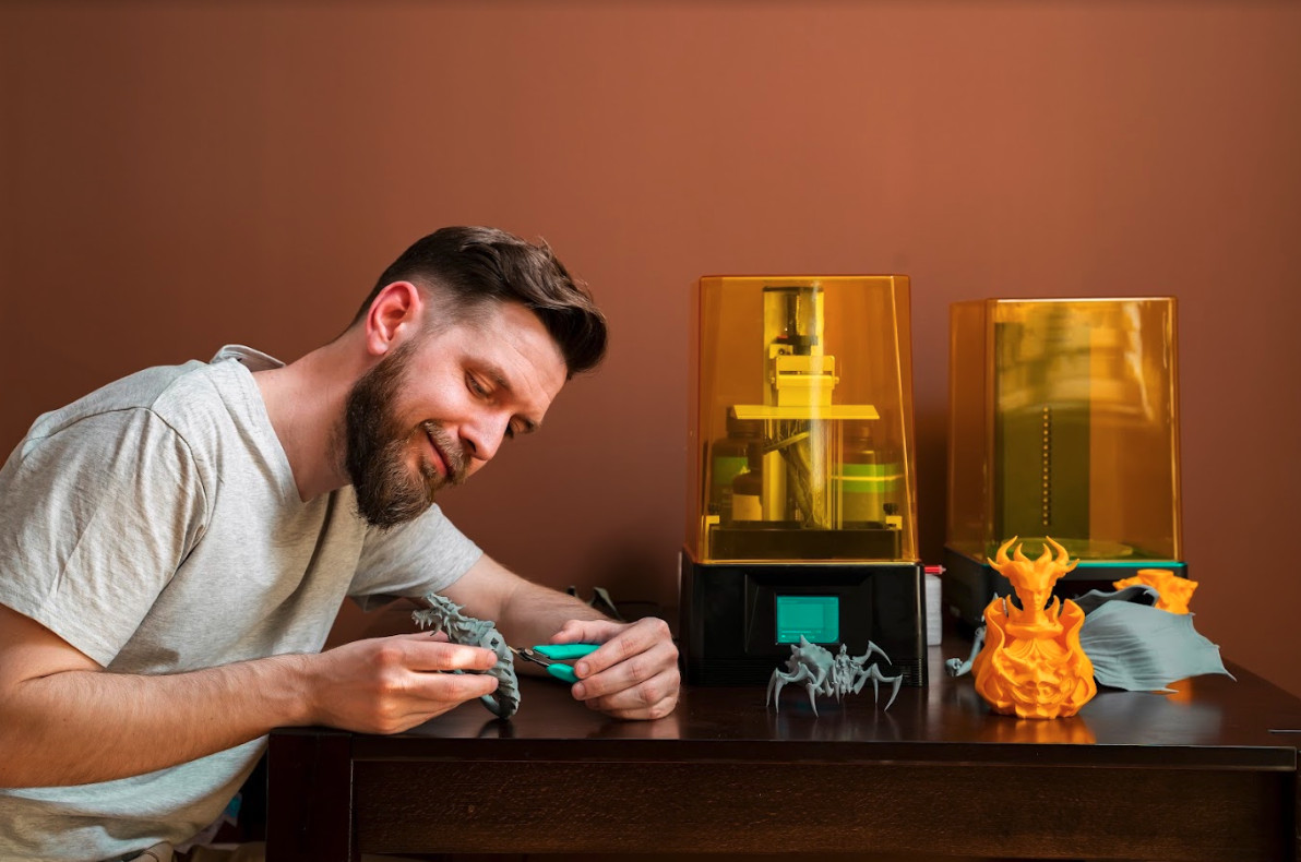 Imprimanta 3D cu rășină: Cum funcționează și când este recomandată