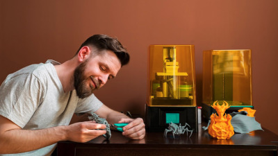Imprimanta 3D cu rășină: Cum funcționează și când este recomandată