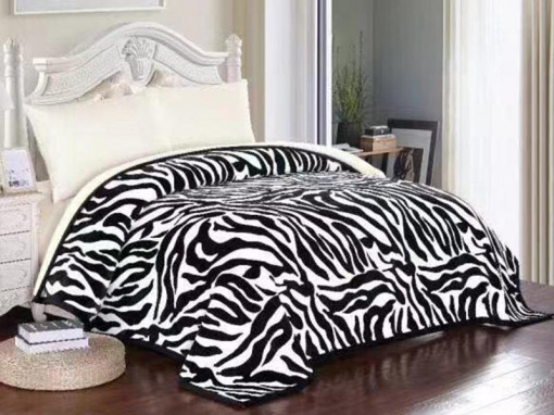 Patura Pufoasa Zebra, cu blanita, 200x230 cm