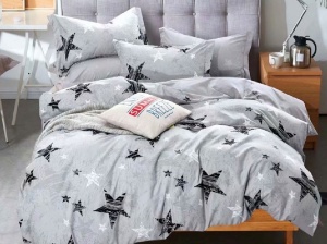 Pachet Somn Complet Lenjerie Crayon Star 6 Piese (Finet), Pilota, 2 Perne și Pătură Pufoasă