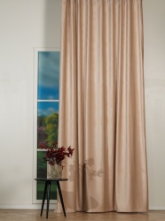 Draperie cu rejansă Uni Select șampanie 02 montată în living modern