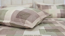 Detaliu Lenjerie de pat din bumbac ranforce Cedar cu model geometric in nuante bej si maro