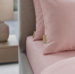 Detaliu Lenjerie de pat din bumbac ranforce Couture Nest roz pudrat cu design simplu elegant