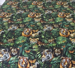 Detaliu Lenjerie de pat din bumbac ranforce Velvet Muse cu imprimeu jungle cu tigri si frunze tropicale