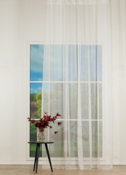 Perdea Lopez crem R1700 aspect complet în decor interior elegant