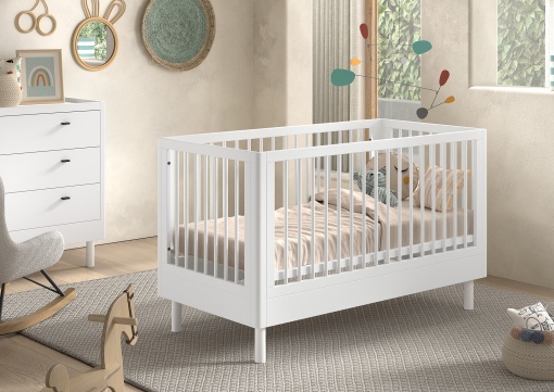 Set Complet Mobilier Cameră Bebelus Forrest Beech, din Lemn Masiv de Fag, Alb: Pătuț (70x140 cm), Comodă cu 3 Sertare, Suport de Înfășat și Dulap cu 3 Uși – Vipack