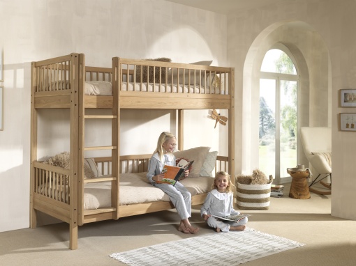 Set Complet: Pat Supraetajat Forrest Oak pentru Camera Copii, 90x200 cm, cu Sertar Pat și Barieră de Siguranță, din Lemn Masiv de Stejar, Natur – Vipack