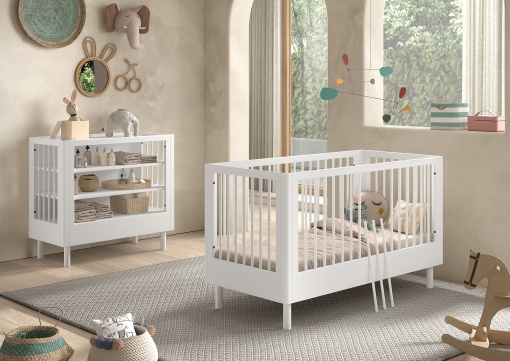 Set Mobilier Cameră Bebelus Forrest Beech, din Lemn Masiv de Fag, Alb: Pătuț Convertibil (70x140 cm) și Masă de Înfășat – Vipack