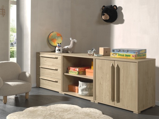 This SAM combination in oak consists of a bookcase, a 2-door chest of drawers and a 3-drawer chest of drawers.