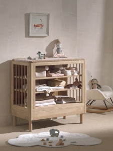 Set Complet Mobilier Cameră Bebelus Forrest Oak, din Lemn Masiv de Stejar, Natur: Pătuț Convertibil (70x140 cm), Masă de Înfășat și Dulap cu 2 Uși – Vipack - Img 6