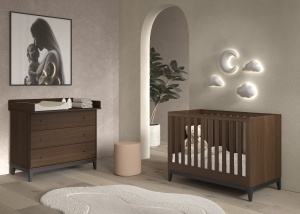 This ILYAS combination consists of a baby bed (60 × 120 cm) with a dresser and matching changing board. - Img 2