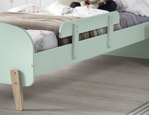 Set Mobilier Kiddy pentru Camera Copii – Pat 90x200 cm, Noptieră, Bară Siguranță, Cutie Jucării & 2 Polițe Perete – Verde Mentă – Vipack - Img 2