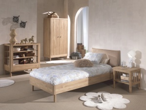 Set Complet Mobilier Camera Copii Forrest Oak, Pat 90x200 cm, Dulap cu 2 Uși, Noptieră și Masă de Înfășat, din Lemn Masiv de Stejar, Natur – Vipack - Img 1