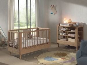 Set Mobilier Cameră Bebelus Forrest Oak, din Lemn Masiv de Stejar, Natur: Pătuț Convertibil (70x140 cm), Masă de Înfășat și Suport – Vipack