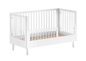 Set Complet Mobilier Cameră Bebelus Forrest Beech, din Lemn Masiv de Fag, Alb: Pătuț (70x140 cm), Masă de Înfășat cu Suport și Dulap cu 2 Uși – Vipack - Img 9