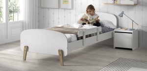 Set Mobilier Kiddy pentru Camera Copii – Pat 90x200 cm, Noptieră & Bară Siguranță – Alb – Vipack