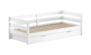 This MARGRIT combination in white consists of a cabin bed (90 x 200 cm) with a matching pull-out bed.