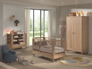 Set Complet Mobilier Cameră Bebelus Forrest Oak, din Lemn Masiv de Stejar, Natur: Pătuț Convertibil (70x140 cm), Masă de Înfășat cu Suport și Dulap cu 2 Uși – Vipack - Img 1