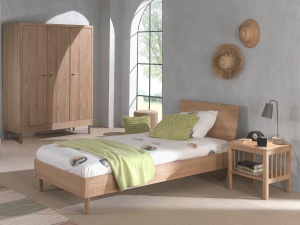 Set Mobilier Camera Copii Forrest Oak, Pat 90x200 cm, Dulap cu 3 Uși și Noptieră, din Lemn de Stejar, Natur – Vipack - Img 1