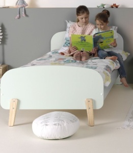 Set Mobilier Kiddy pentru Camera Copii – Pat 90x200 cm și Noptieră – Verde Mentă – Vipack - Img 1