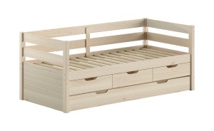 This MARGRIT combination in natural finish consists of a cabin bed (90 x 200 cm) with three storage drawers and a matching pull-out bed.