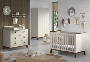 This SEZANE combination in clay consists of a baby bed (60 x 120 cm), a chest of drawers with 3 drawers, a matching changing board, a wall shelf and a 2-door wardrobe.