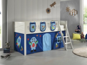 Pat ridicat pentru copii SCOTT, alb, 90 x 200 cm, din pin scandinav și MDF, cu scară frontală, perdea de joacă ASTRO și 3 saci de depozitare – Vipack - Img 1