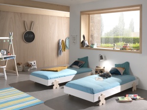 Set 2 paturi stivuibile pentru copii MODULO, din MDF și pin masiv, cu somieră cu lamele inclusă – Vipack