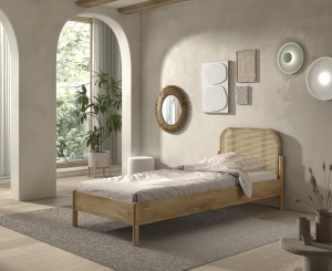 Set mobilier copii Pino, pat 90x200 cm cu capăt rotunjit din rattan și noptieră, olive – Vipack - Img 6