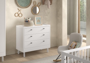 Set Complet Mobilier Cameră Bebelus Forrest Beech, din Lemn Masiv de Fag, Alb: Pătuț (70x140 cm), Comodă cu 3 Sertare, Suport de Înfășat și Dulap cu 2 Uși – Vipack - Img 4
