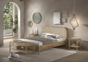 This OLIVE combination consists of a double bed (160 x 200 cm) with a rattan headboard, two bedside tables with rattan and a bench. - Img 2
