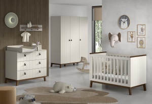 This SEZANE combination in clay consists of a baby bed (60 x 120 cm), a chest of drawers with 3 drawers, a matching changing board, a wall shelf and a 3-door wardrobe.