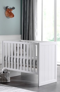 Set Complet Cameră Copii ERIK: Pătuț Transformabil 60x120 - 90x200 cm, Comodă, Masă de Înfășat și Dulap 3 Uși, Alb – Vipack - Img 2