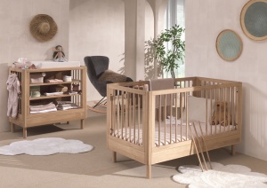 Set Mobilier Cameră Bebelus Forrest Oak, din Lemn Masiv de Stejar, Natur: Pătuț Convertibil (70x140 cm) și Masă de Înfășat – Vipack