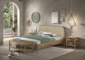 This OLIVE combination consists of a double bed (180 x 200 cm) with a rattan headboard, two bedside tables with drawer and a bench. - Img 2