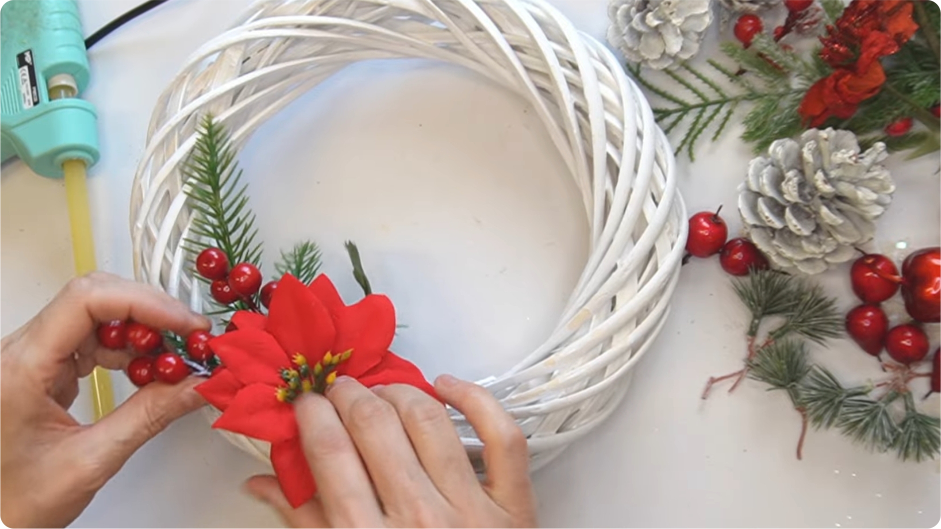 Cum să decorezi o Coroniță de nuiele – Decorațiune festivă