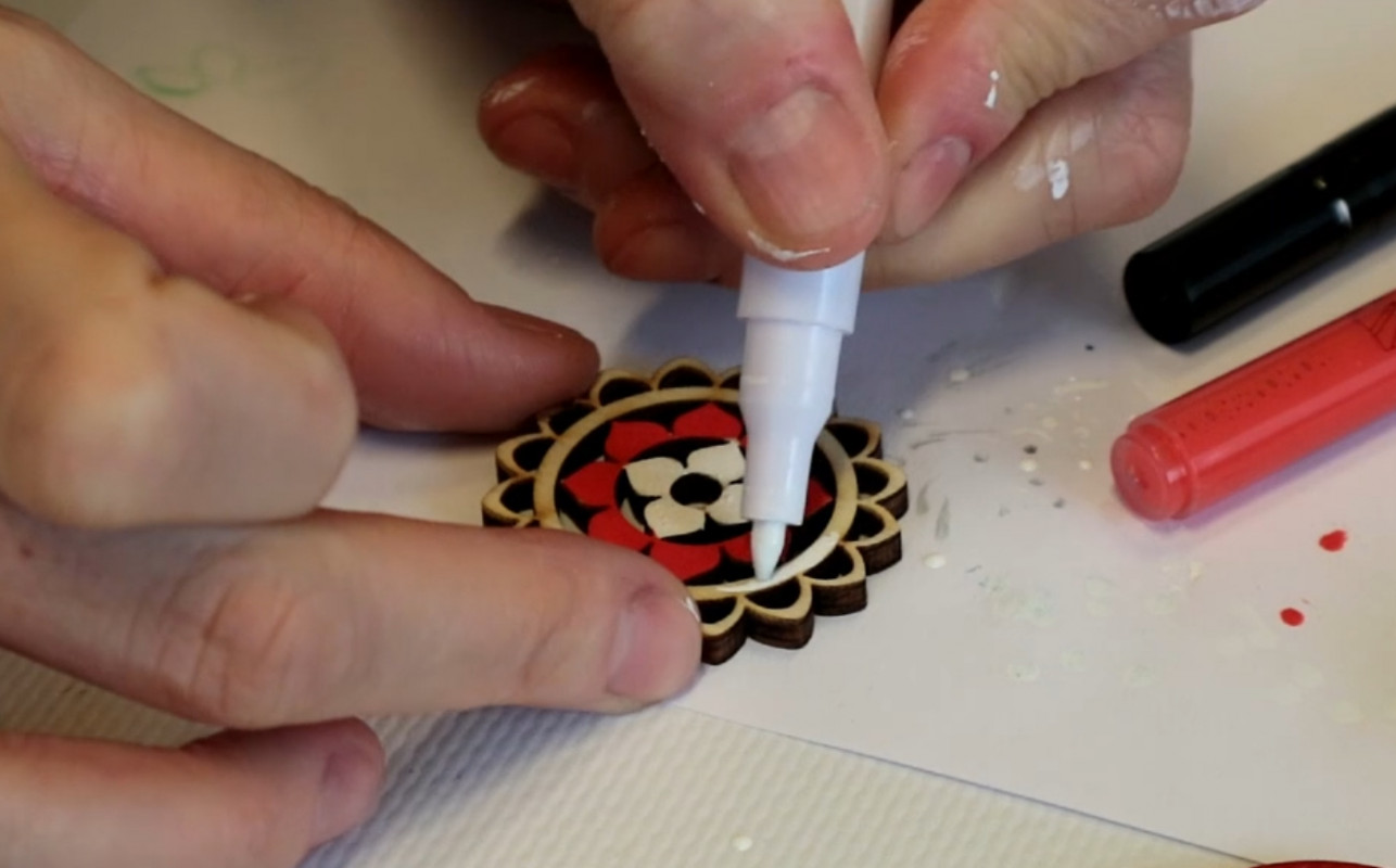 DIY ∣ Mărțișoare din placaj ∣ Pictură cu markere acrilice Artbox