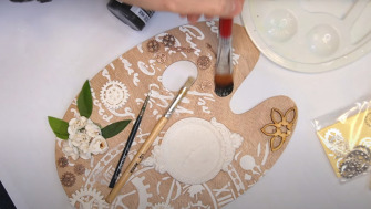 Cum să decorezi o paletă de pictură - DIY Decorațiune Mixed Media