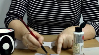 Cum sa personalizezi orice suprafata folosind Adezivul pentru Transfer de la Rich
